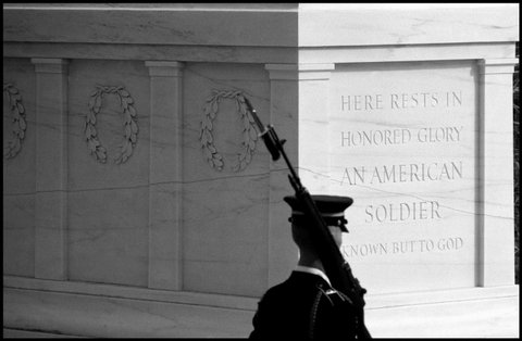 (c) Erich Hartmann / Magnum Photos