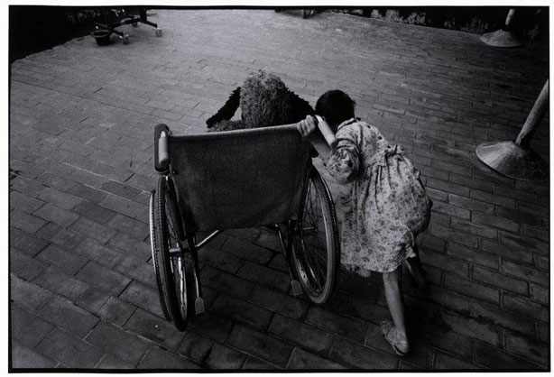 (c) Magnum Photos