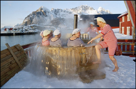 (c) 
Jean Gaumy
 / Magnum Photos