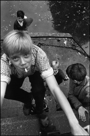 (c) Richard Kalvar / Magnum Photos