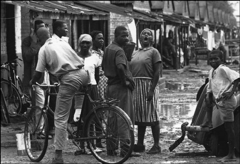 (c) 
Raymond Depardon
 / Magnum Photos