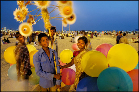 (c) Raghu Rai / Magnum Photos