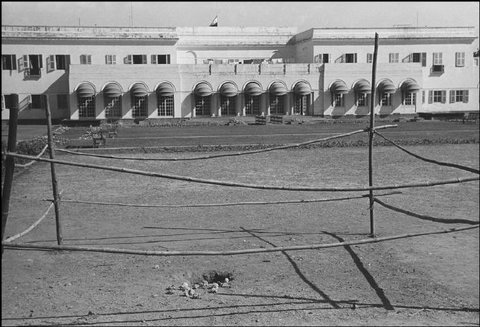 (c) 
Henri Cartier-Bresson
 / Magnum Photos