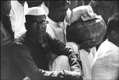 (c) 
Henri Cartier-Bresson
 / Magnum Photos