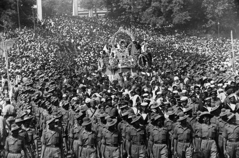 (c) 
Henri Cartier-Bresson
 / Magnum Photos