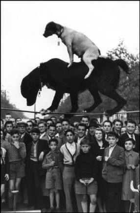 (c) 
Henri Cartier-Bresson
 / Magnum Photos