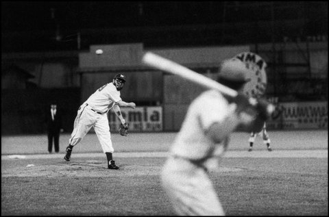 (c) 
Bob Henriques
 / Magnum Photos