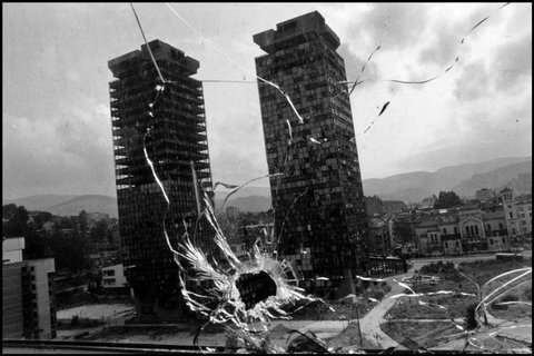 (c) Gilles Peress / Magnum Photos