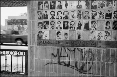 (c) Raymond Depardon / Magnum Photos