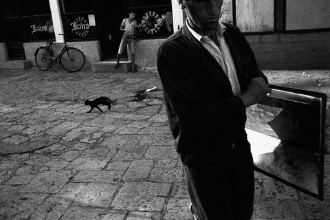 (c) Nikos Economopoulos / Magnum Photos