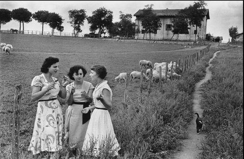 (c) Henri Cartier-Bresson / Magnum Photos
