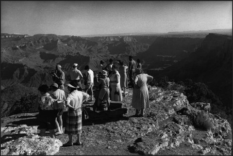(c) Henri Cartier-Bresson / Magnum Photos