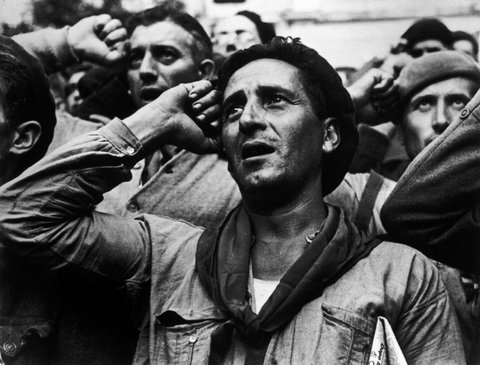 (c) Cornell Capa Photos by Robert Capa © 2001 / Magnum Photos