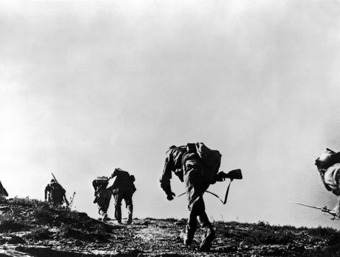 (c) Cornell Capa Photos by Robert Capa © 2001 / Magnum Photos