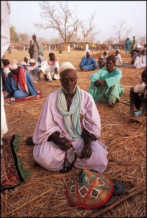 (c)  Abbas        / Magnum Photos