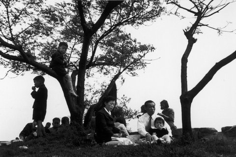 (c) ROBERT  CAPA © 2001 By Cornell Capa / Magnum Photos
