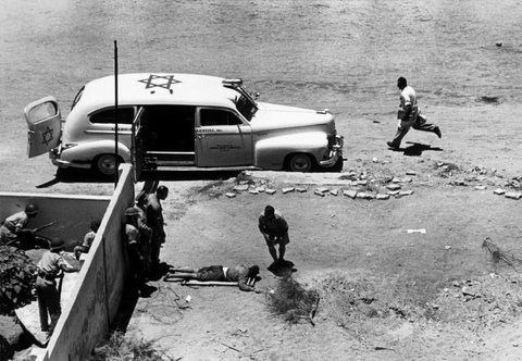 (c) ROBERT  CAPA © 2001 By Cornell Capa / Magnum Photos