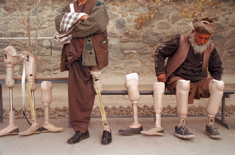 (c)  Abbas        / Magnum Photos