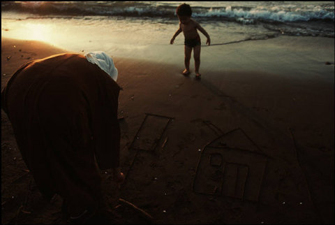 (c) Bruno Barbey / Magnum Photos