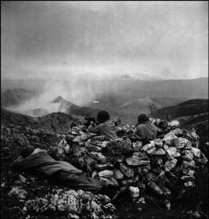 (c) ROBERT  CAPA © 2001 By Cornell Capa / Magnum Photos