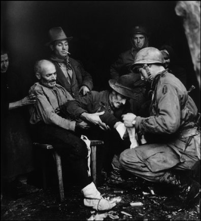 (c) ROBERT  CAPA © 2001 By Cornell Capa / Magnum Photos