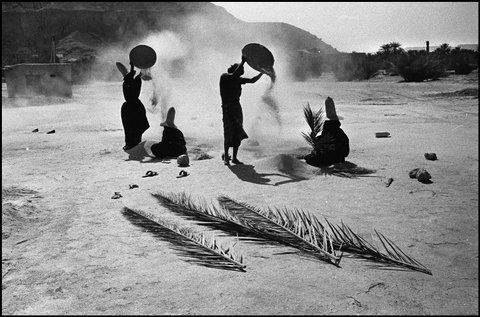 (c) Nikos Economopoulos / Magnum Photos