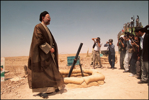 (c)  Abbas        / Magnum Photos