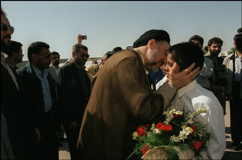 (c)  Abbas        / Magnum Photos