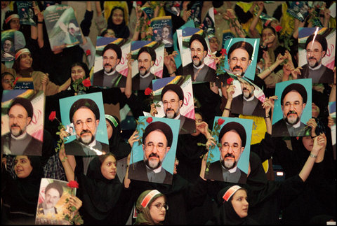 (c)  Abbas        / Magnum Photos