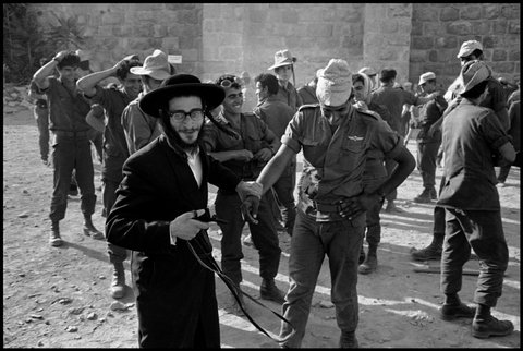 (c) Leonard Freed / Magnum Photos