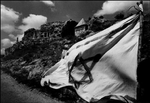 (c) Micha Bar Am / Magnum Photos