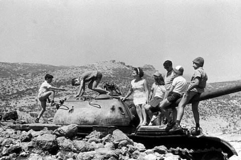 (c) Micha Bar Am / Magnum Photos