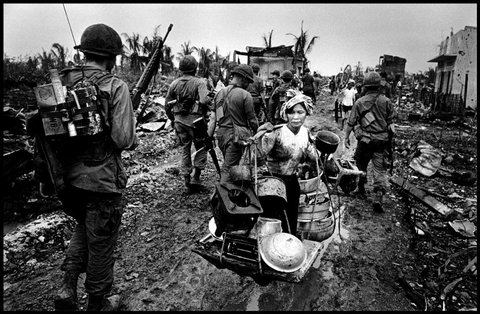 (c) Philip Jones Griffiths  / Magnum Photos