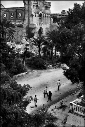 (c) Raymond Depardon / Magnum Photos