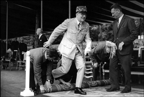 (c) Henri Cartier-Bresson / Magnum Photos