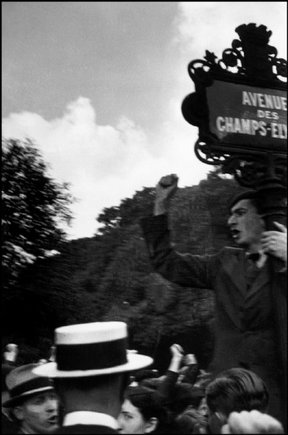 (c) Cornell Capa Photos by Robert Capa © 2001 / Magnum Photos