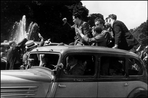 (c) Cornell Capa Photos by Robert Capa © 2001 / Magnum Photos