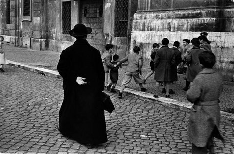 (c) Henri Cartier-Bresson / Magnum Photos