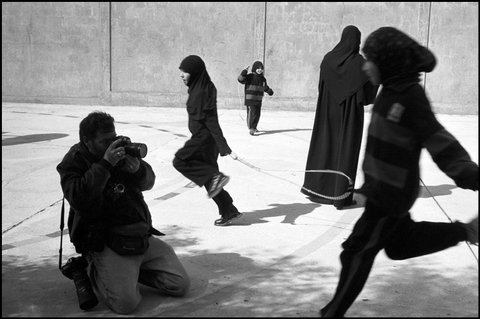 (c)  Abbas        / Magnum Photos