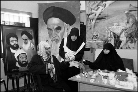 (c)  Abbas        / Magnum Photos