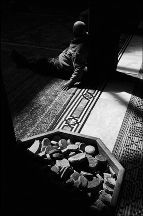 (c)  Abbas        / Magnum Photos