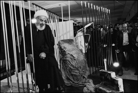 (c)  Abbas        / Magnum Photos