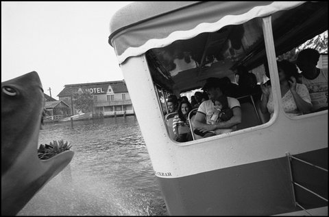 (c) Raymond Depardon / Magnum Photos