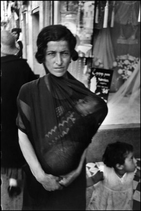 (c) Henri Cartier-Bresson / Magnum Photos