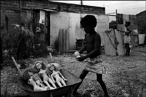 (c)  Abbas        / Magnum Photos