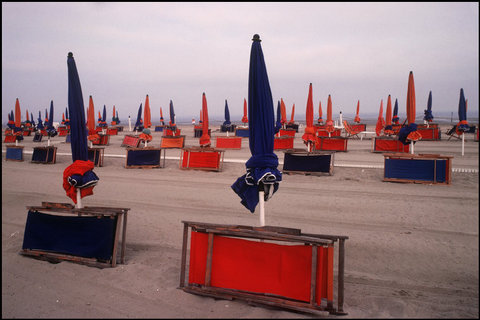 (c) Jean Gaumy / Magnum Photos