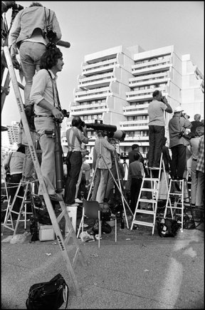 (c) Raymond Depardon / Magnum Photos