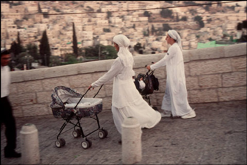 (c) Gueorgui Pinkhassov / Magnum Photos