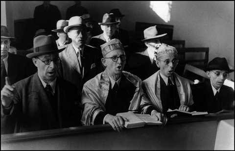 (c) ROBERT  CAPA © 2001 By Cornell Capa / Magnum Photos