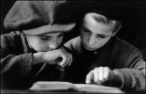 (c) ROBERT  CAPA © 2001 By Cornell Capa / Magnum Photos